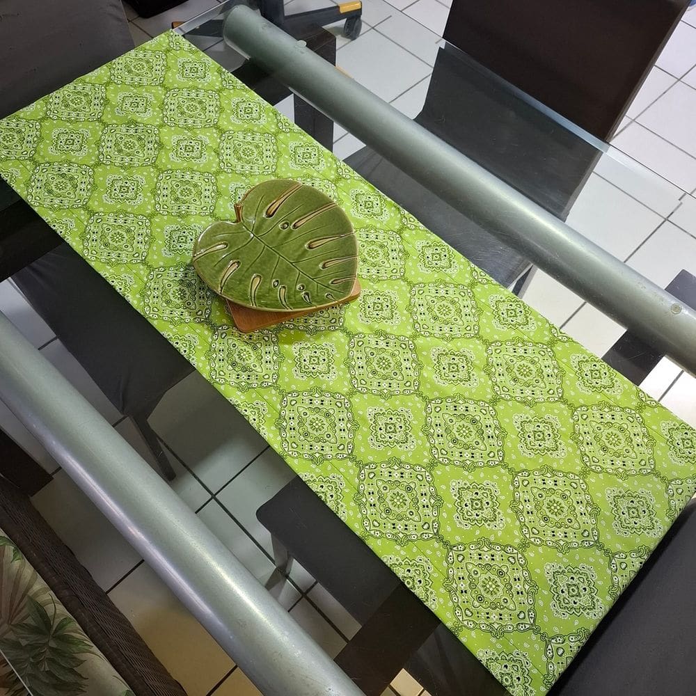 Caminho de Mesa Tipo Trilho Bandana Verde Limão1,38cm x 40cm