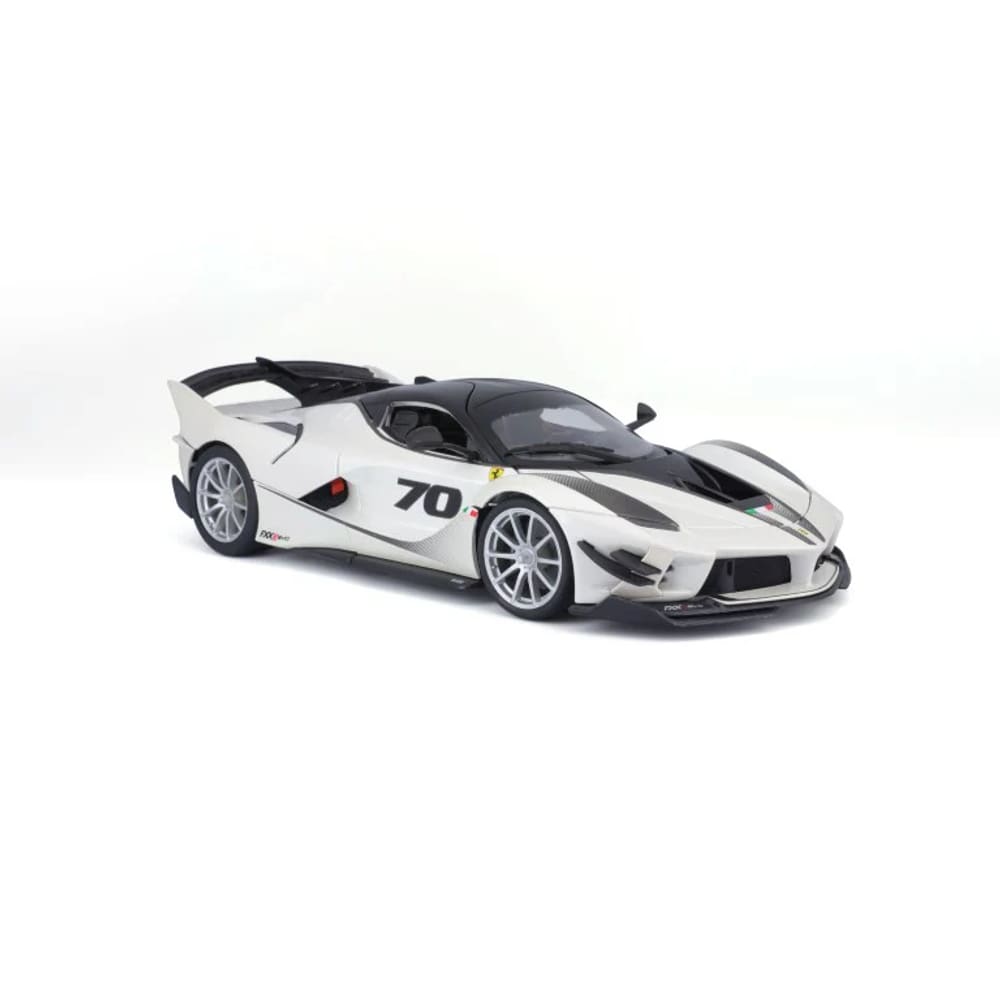 Miniatura Carro Ferrari FXX-K Evo Branco 1:18 BBurago