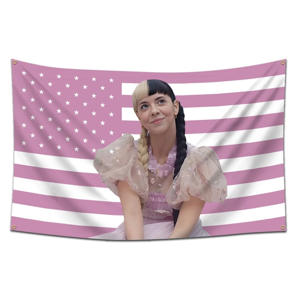 Tapeçaria Melanie Martinez Flag Art Anime 150x90cm Poliéster