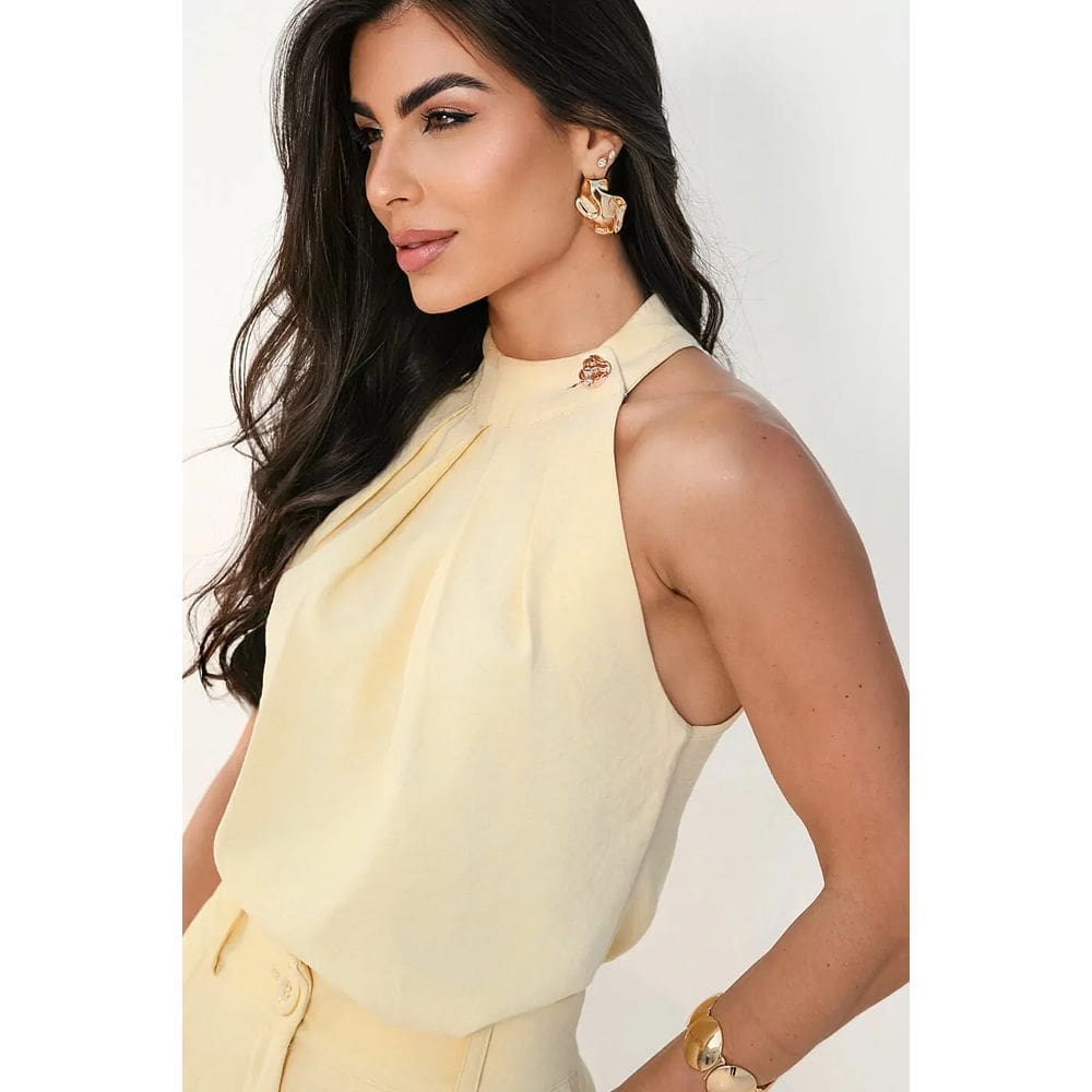 Blusa Frente Única Feminina com Botão no Decote Elegante