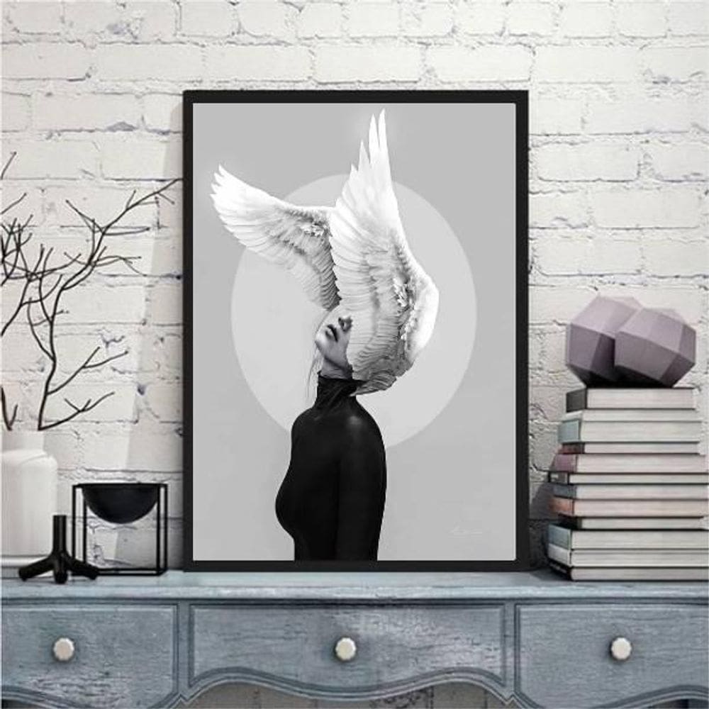 Quadro Decorativo Mulher Asas Na Cabeça 33X24 C/Vidro Preta