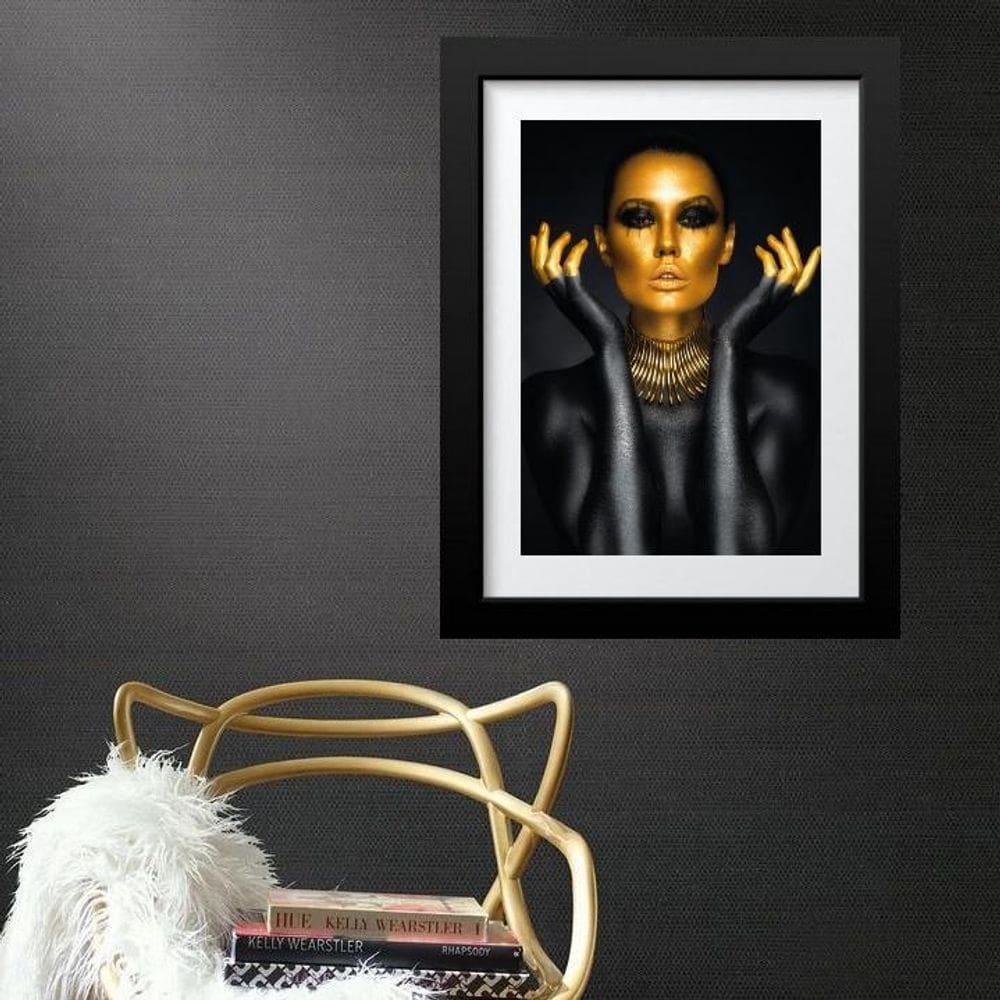 Quadro Mulher Dourada Com Preto - 60X48Cm
