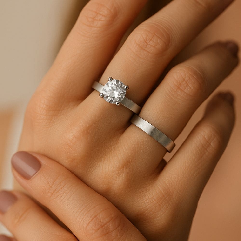 Anel Solitário + Aparador Prateado em Aço Inoxidável 360L