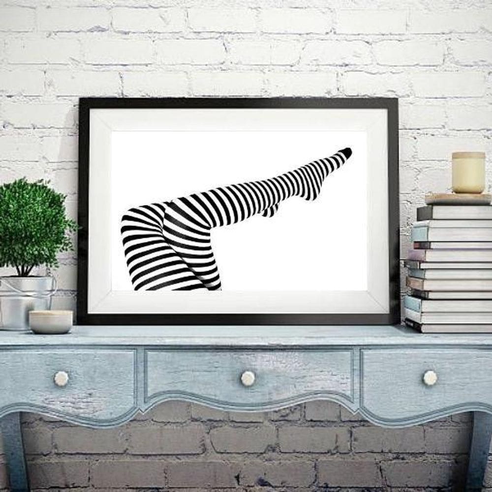 Quadro Pernas Meia Calça Listrada - 60X48Cm