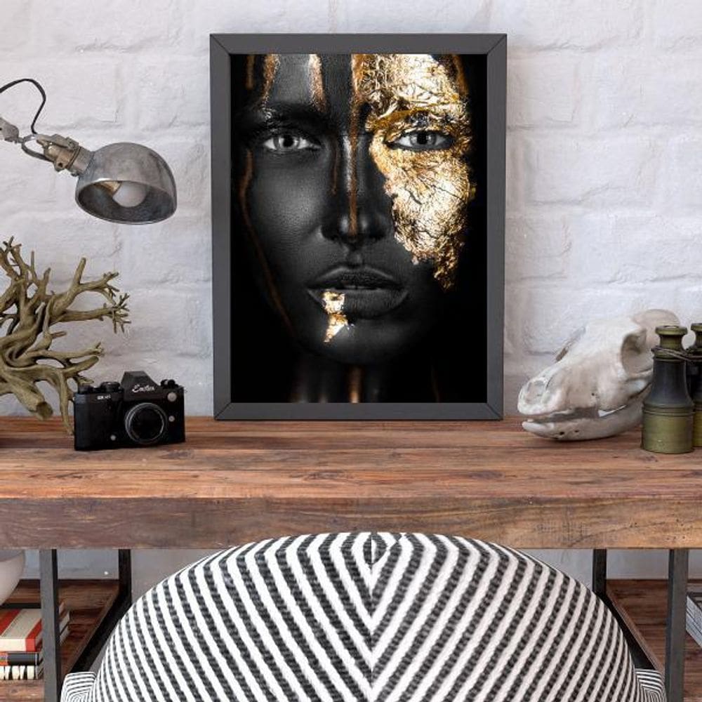 Quadro Decorativo Mulher Preto Com Dourado 45x34cm