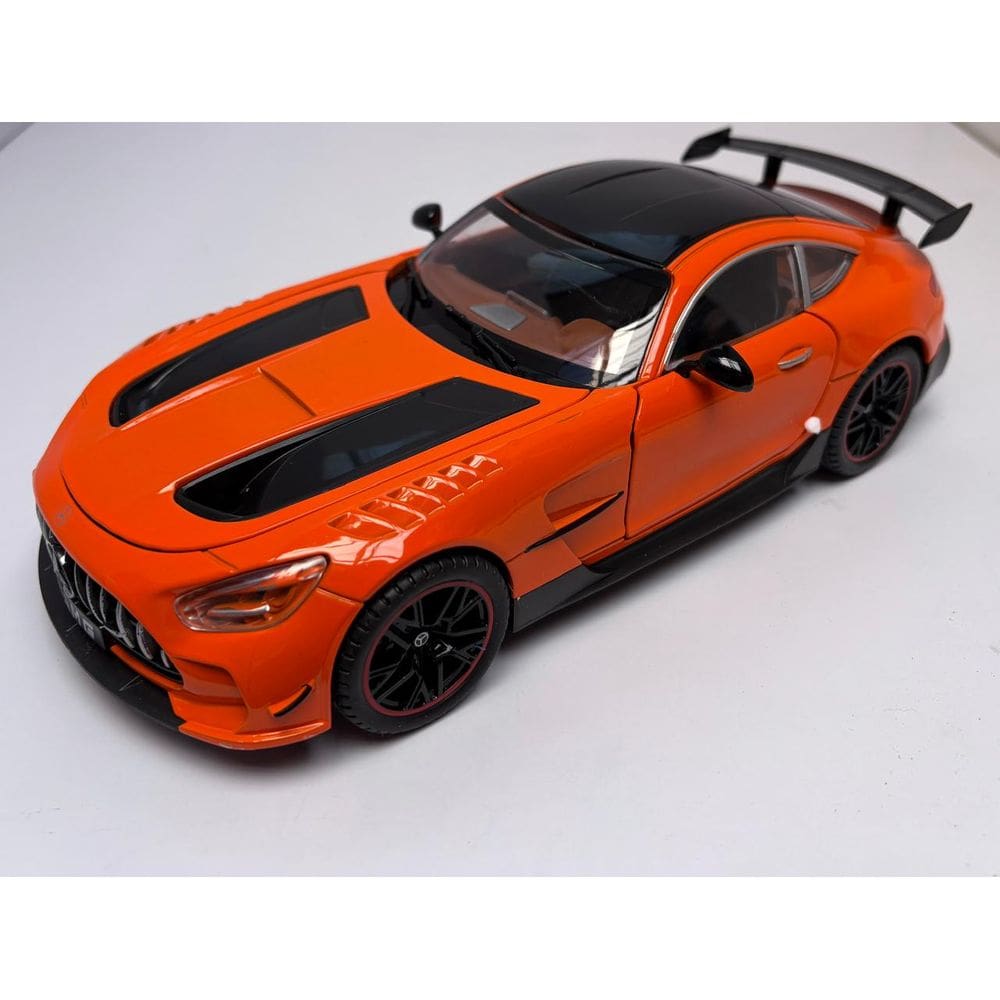Mercedes Benz Amg GT 1:18 Die Cast Laranja