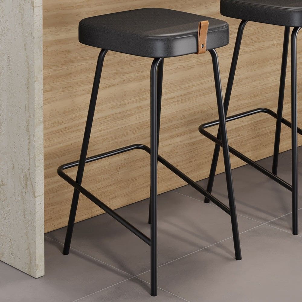 Banqueta Média Para Cozinha Vik Estofada Couríssimo Preto - Abmaza