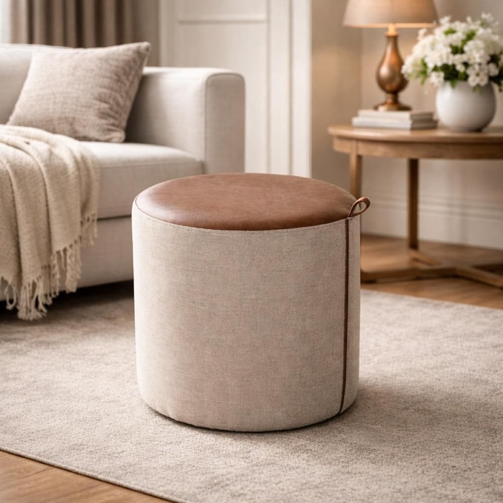 Puff Requinte Banqueta Decorativa Linho e Couro Sala Quarto